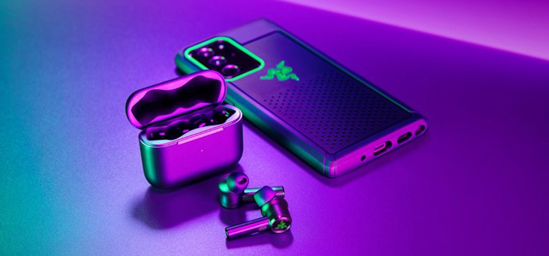 razer hammerhead pro with case and phone